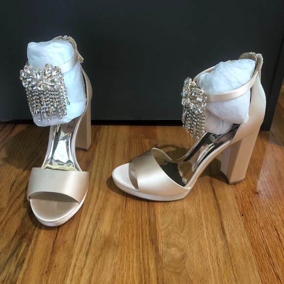 Badgley Mischka Women's Fascinate Heeled Sandal - Picture 12 of 12